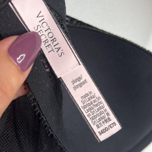 Victoria’s Secret Plunge Solid Black Lace Bra - Picture 7 of 9